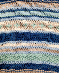 CLAUSSEN - Ärmelloser Pullover, Weste, Baumwolle, blautöne, mehrfarbig, handgestrickt, fair, nachhaltig, umweltfreundlich