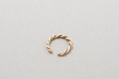 SASKIA DIEZ Earcuff oder Ring aus Gold und Silber für Damen, handmade, fair, vegan, made in Europe - the wearness online-shop 