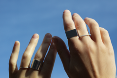 CHO KONZEPT Schmaler, abgeflachter Silber Ring, handgefertigt in Frankreich, für Frauen, fair, nachhaltig, umweltfreundlich