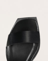 ESSEN Leder-Sandale,  Absatz 45mm, quadratische Zehe, gepolsterte Sohle, mit silberfarbener Schnalle, schwarz, fair, nachhaltig 