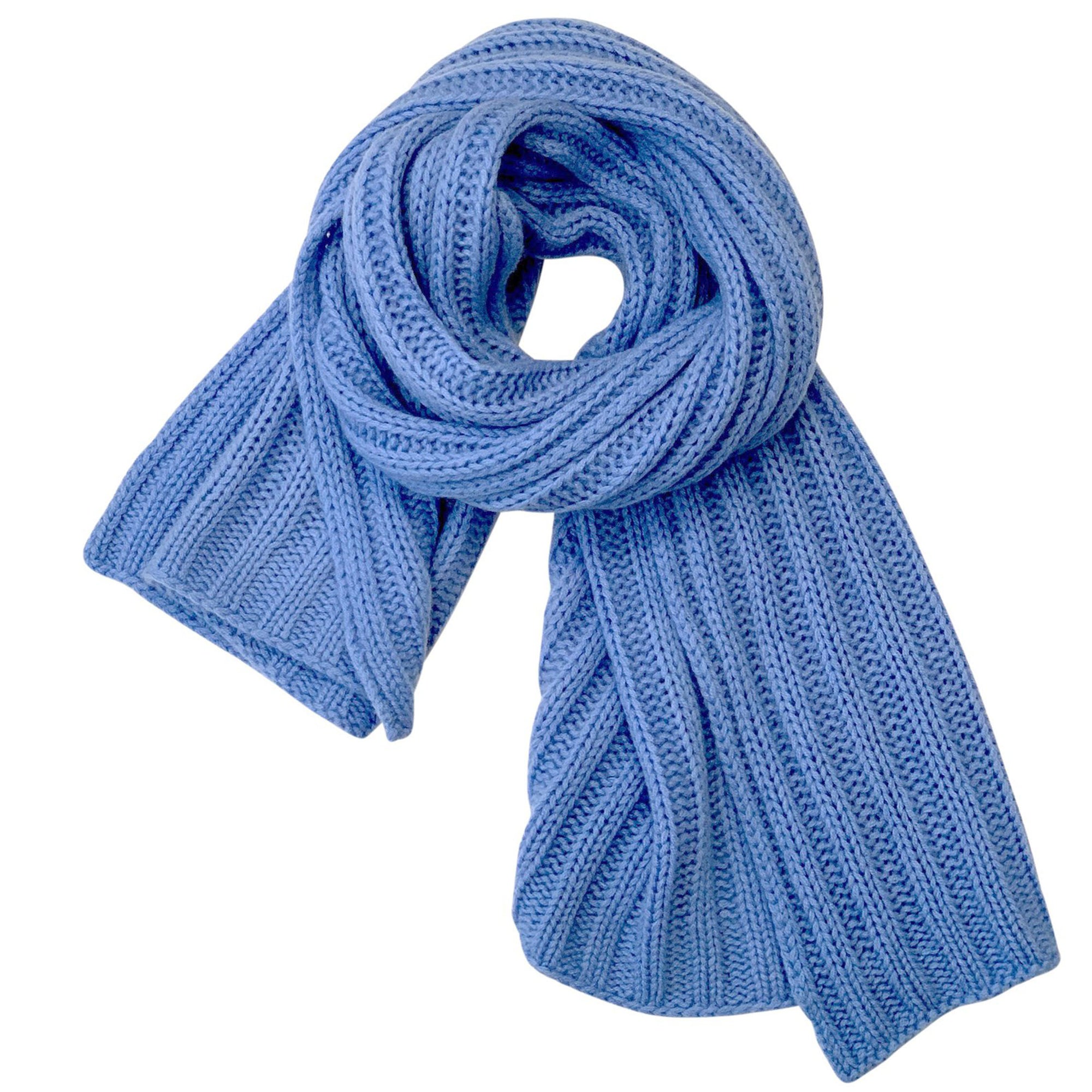 PETITE CALIN Kaschmirschal, Cashmere scarf, Blue, Sustainable cashmere, Kaschmir, Mütze, Handmade, Zero waste, Fair trade, Organic, Handcrafted, Handmade, Made in Europe, Made in Germany, Female Empowerment, Shop now - the wearness online-shop - ETHICAL & SUSTAINABLE LUXURY FASHION 