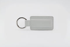 VOR.SHOES Weißer Schlüsselanhänger aus hochwertigem Leder mit Metalring, handmade, fair, made in Europe - the wearness online-shop 