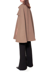 AGGI Elegantes Wollcape in Braun, Camelfarbenes Damencape, Cape Jacke, Timeless wool cape in brown, Jacken, Nachhaltige Mode, Damenmode, Fair fashion, Fair trade clothing, Made in Europe, Eco-friendly, Handcrafted - Shop now - the wearness online-shop - Sustainable & Ethical luxury fashion