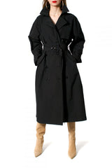 AGGI Zeitloser Trenchcoat aus Baumwolle in Schwarz, Trench Mantel, Trench, Midi-Langer Trenchcoat, Black cotton trench coat, Jacken, Nachhaltige Mode, Damenmode, Fair fashion, Fair trade clothing, Made in Europe, Eco-friendly, Handcrafted - Shop now - the wearness online-shop - Sustainable & Ethical luxury fashion